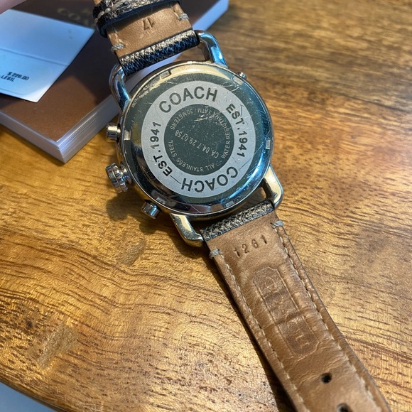 Coach Legacy Sport Chronograph with Leather Band - Picture 7 of 7